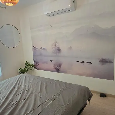Apartment In Near The With Balcony *