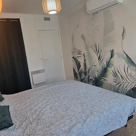 In Near The With Balcony Apartment Frejus